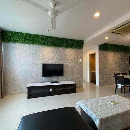 شقة Spacious 3R,2R,Studio 5Min Walk To Time Square,Lalaport, Pool,Gym,Wifi كوالالمبور المظهر الخارجي الصورة