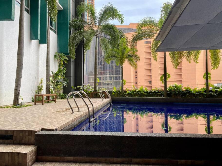 شقة Spacious 3R,2R,Studio 5Min Walk To Time Square,Lalaport, Pool,Gym,Wifi كوالالمبور المظهر الخارجي الصورة