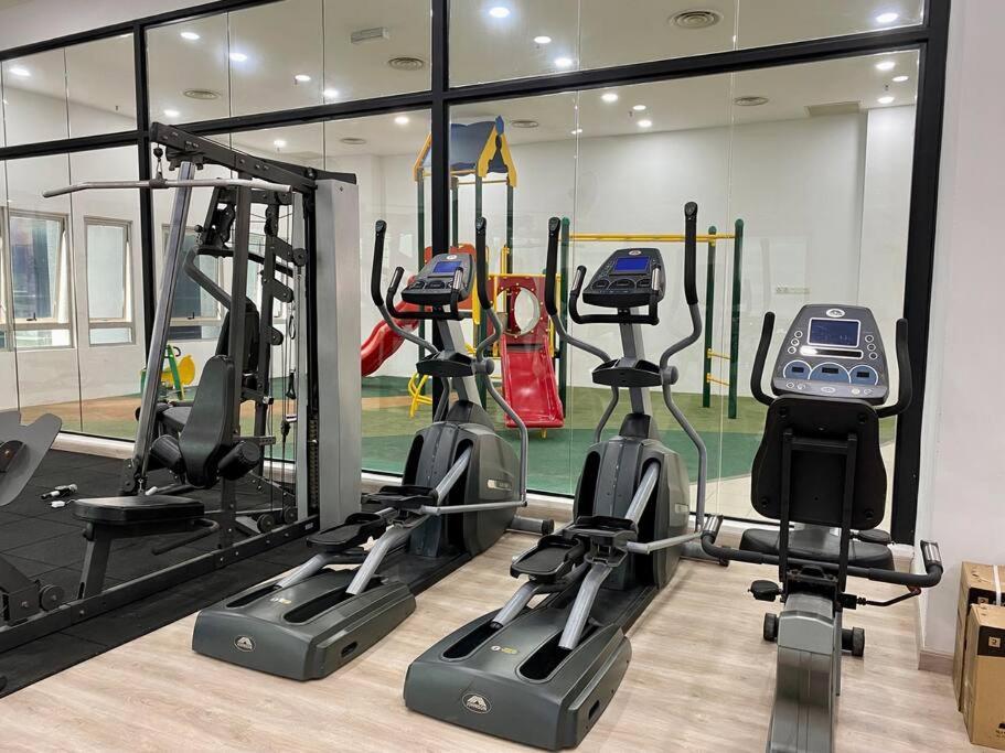 شقة Spacious 3R,2R,Studio 5Min Walk To Time Square,Lalaport, Pool,Gym,Wifi كوالالمبور المظهر الخارجي الصورة