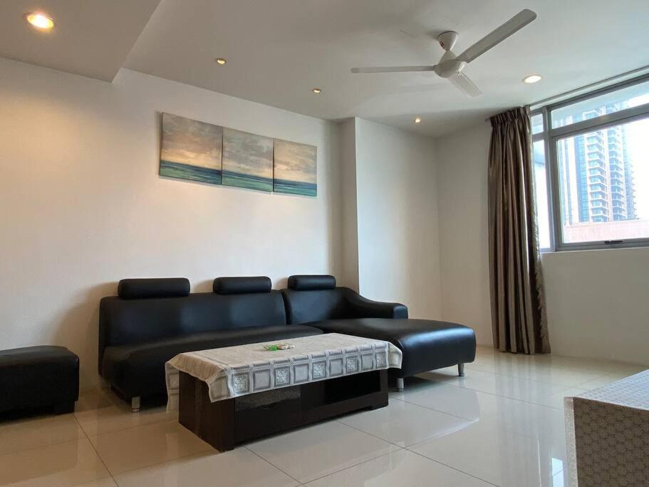 شقة Spacious 3R,2R,Studio 5Min Walk To Time Square,Lalaport, Pool,Gym,Wifi كوالالمبور المظهر الخارجي الصورة
