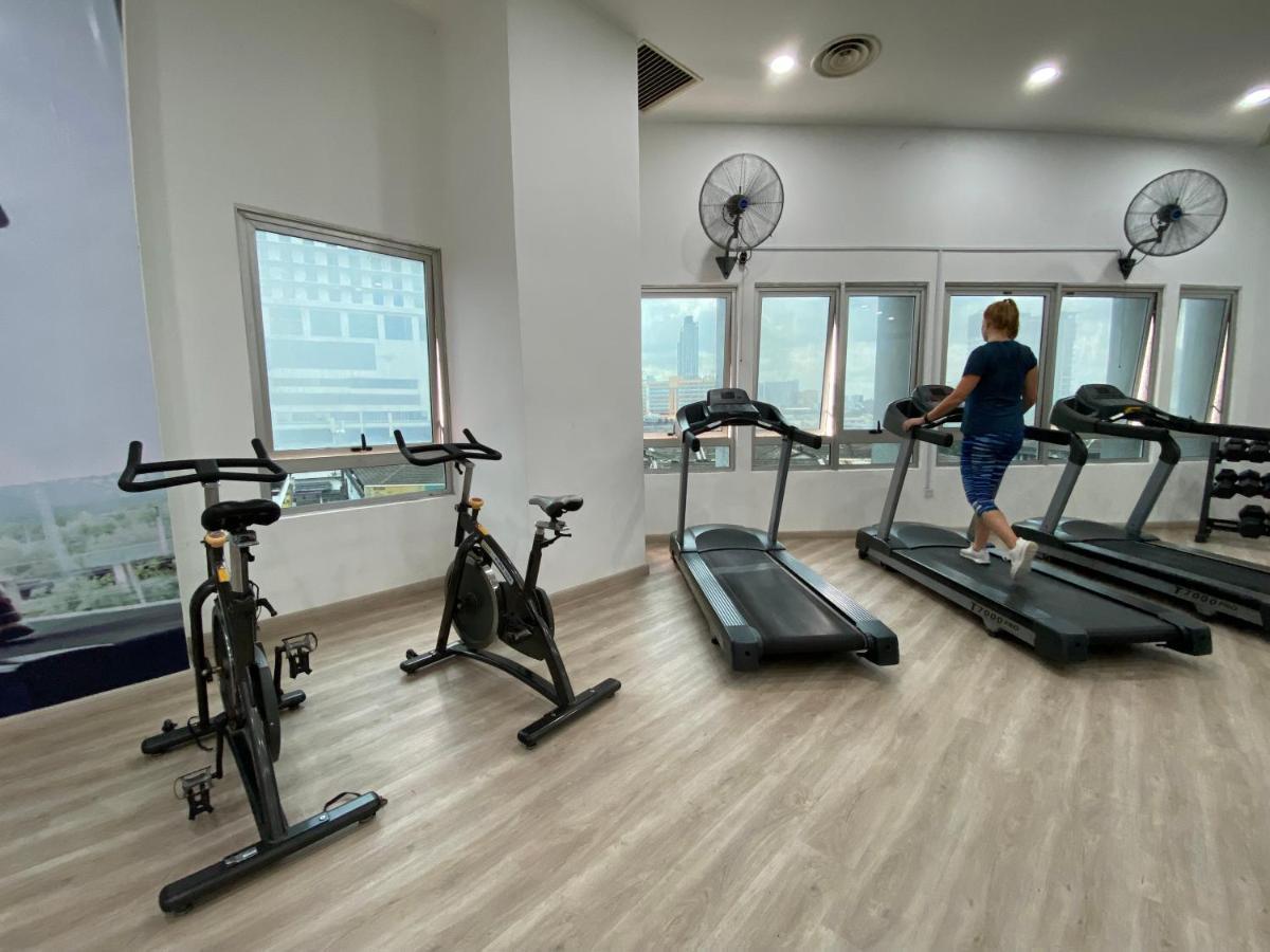 شقة Spacious 3R,2R,Studio 5Min Walk To Time Square,Lalaport, Pool,Gym,Wifi كوالالمبور المظهر الخارجي الصورة
