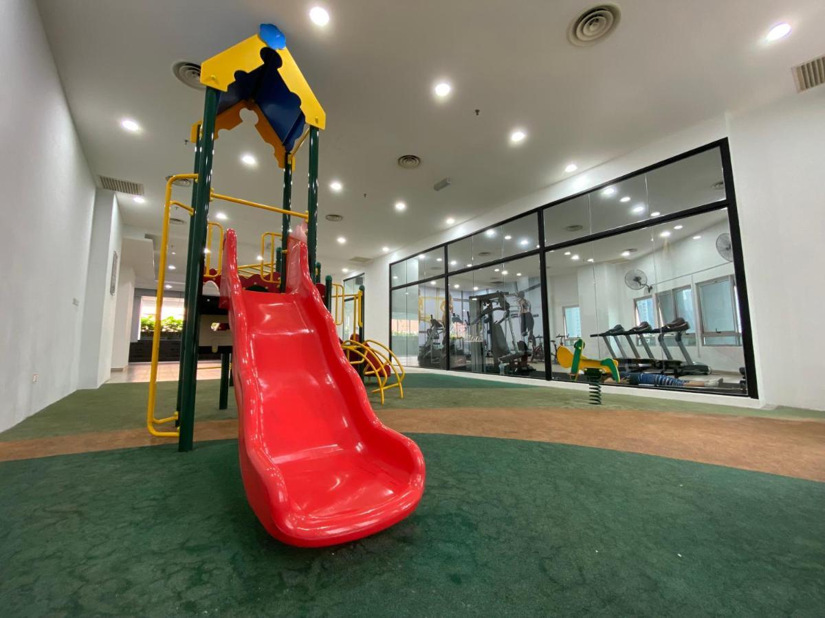 شقة Spacious 3R,2R,Studio 5Min Walk To Time Square,Lalaport, Pool,Gym,Wifi كوالالمبور المظهر الخارجي الصورة
