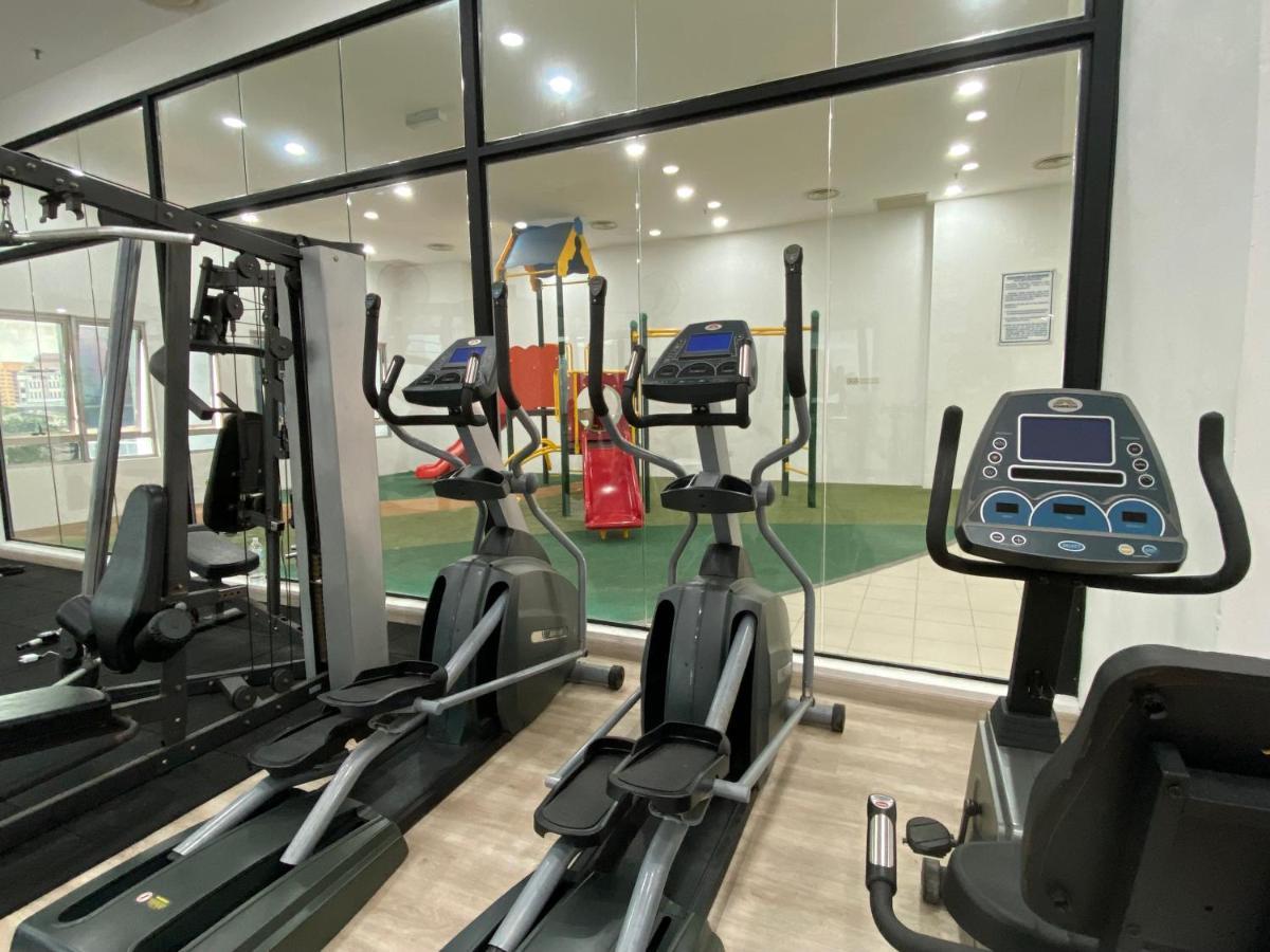شقة Spacious 3R,2R,Studio 5Min Walk To Time Square,Lalaport, Pool,Gym,Wifi كوالالمبور المظهر الخارجي الصورة